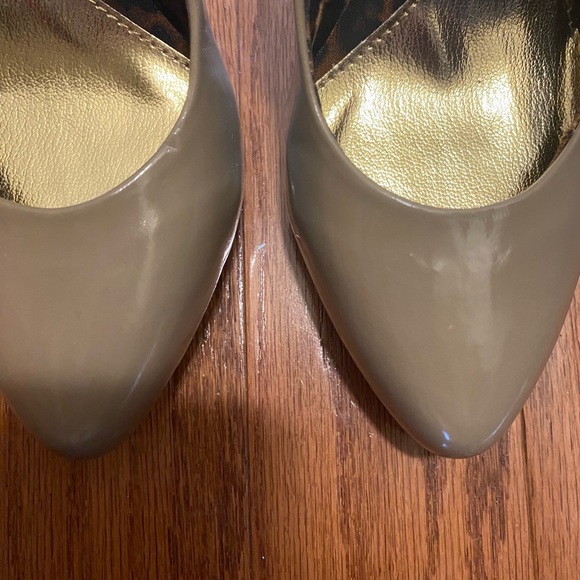 RAMPAGE TAN SHOES/PUMPS - Picture 3 of 6